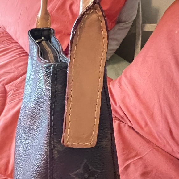 Louis Vuitton Monogram Wallet - Picture 11 of 14